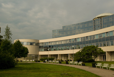 newton-budova-400.jpg